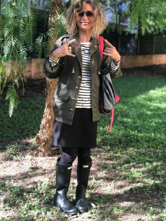 look femme avec des bottes de pluie Hunters noires
