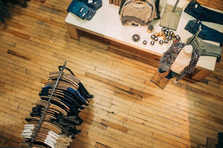 Vu du ciel, boutique de vêtements
